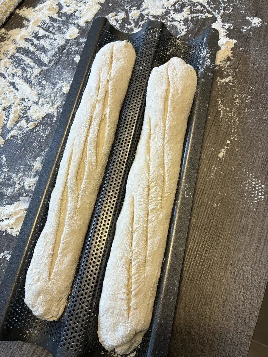 Scored baguettes
